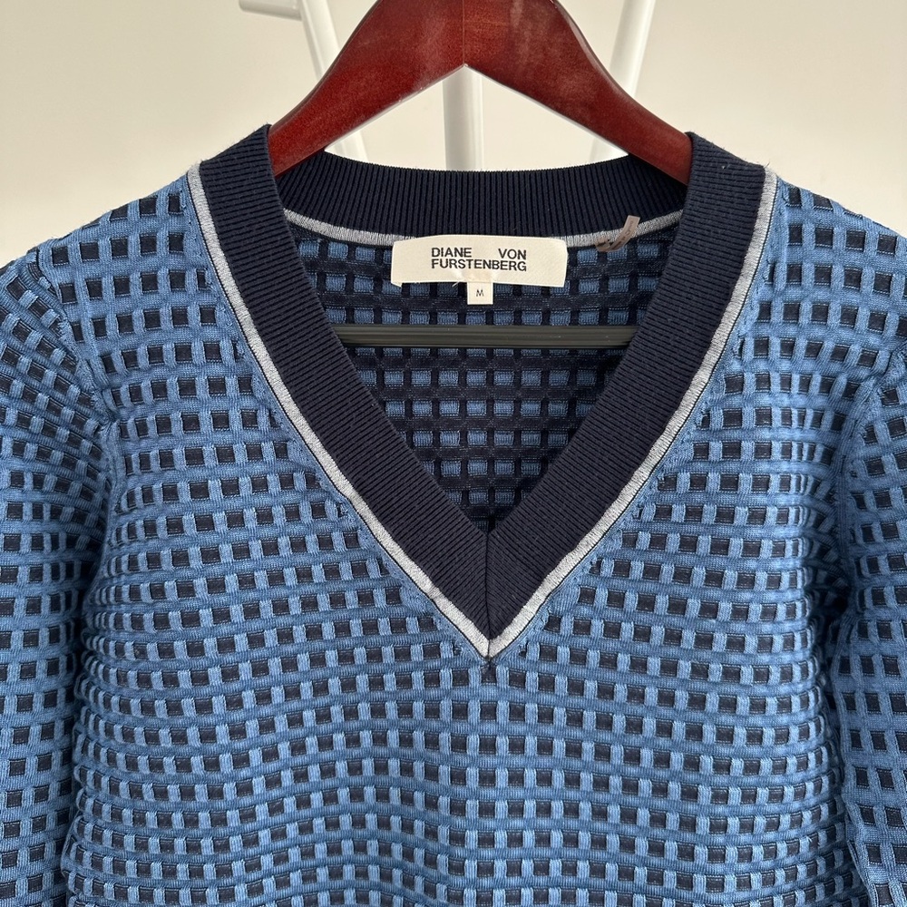 Diane Von Furstenberg Textured Crop Stretchy Blue V-Neck Sweater